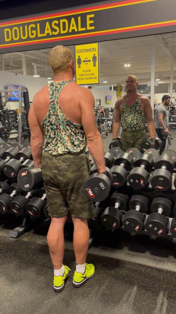 デイビーボーイ・スミス・ジュニアのインスタグラム：「Let’s go! さあ行こう！ 🇯🇵🐶 🏋️‍♂️🔥💪💪」