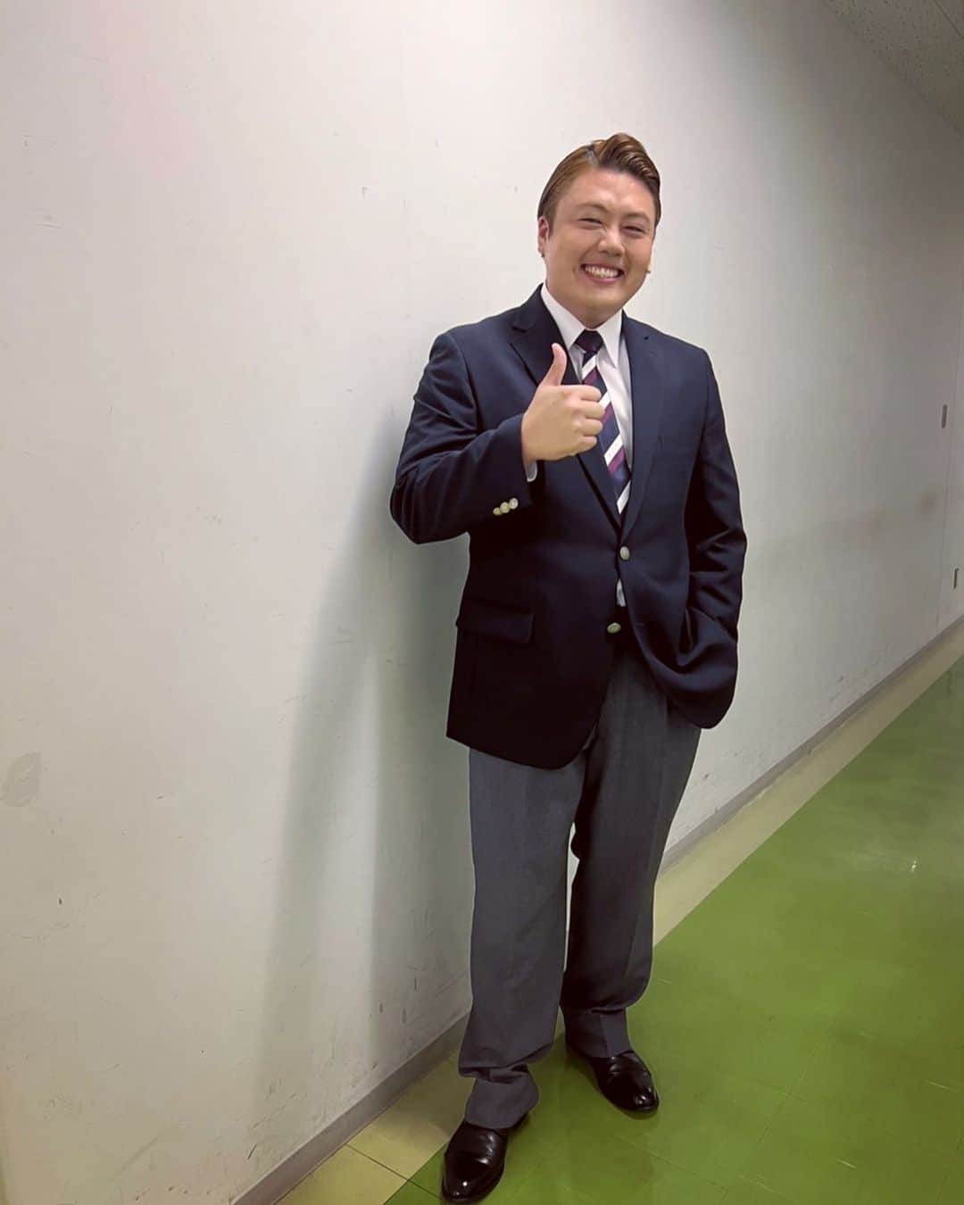 近藤廉さんのインスタグラム写真 - (近藤廉Instagram)「舞台『アナザー・カントリー』大千穐楽閉幕。 東京、大阪、福岡とご来場いただきましたお客様、誠にありがとうございました！ ドナルド・デヴェニッシュとして全23公演駆け抜ける事が出来ました！ 日々変化を求め、ただ上を目指すカンパニーのみなさんが大好きです！ 僕ももっともっと頑張ります！ 今後とも宜しくお願い致します☺️ #アナザーカントリー」7月14日 13時19分 - smirenofficial