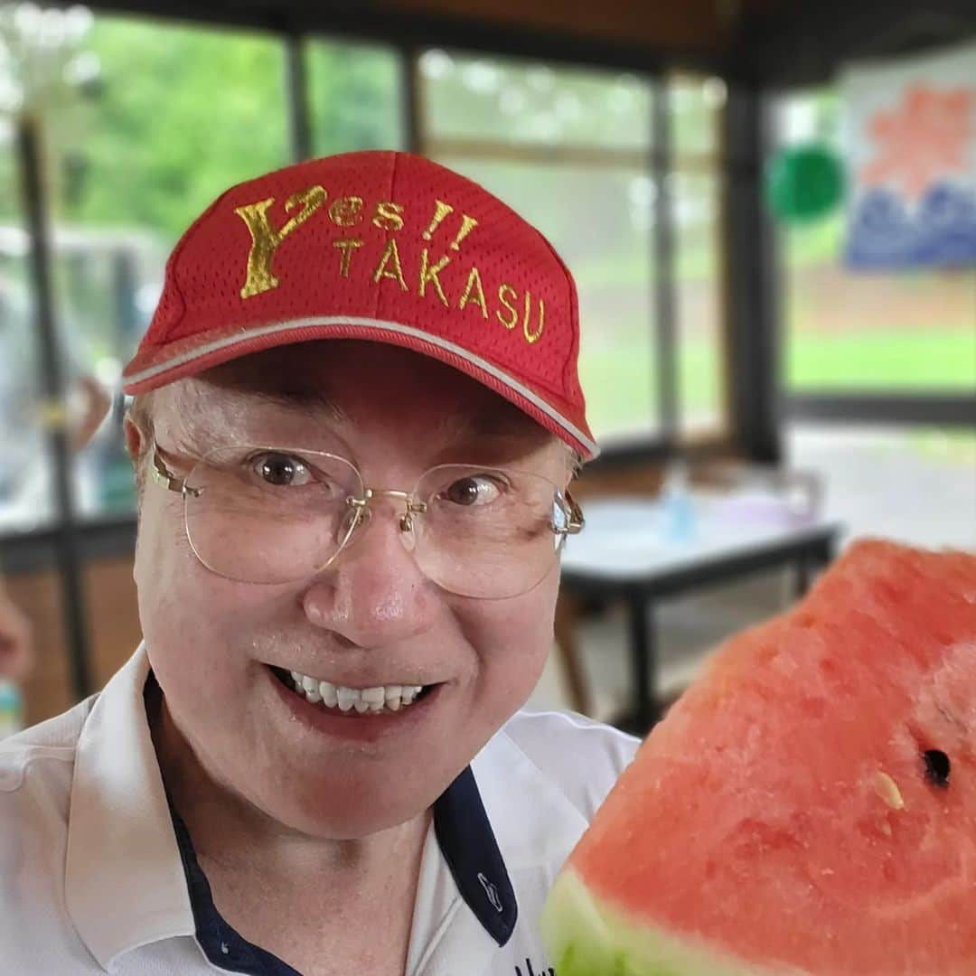 のインスタグラム：「炎天下のスイカうまい。」