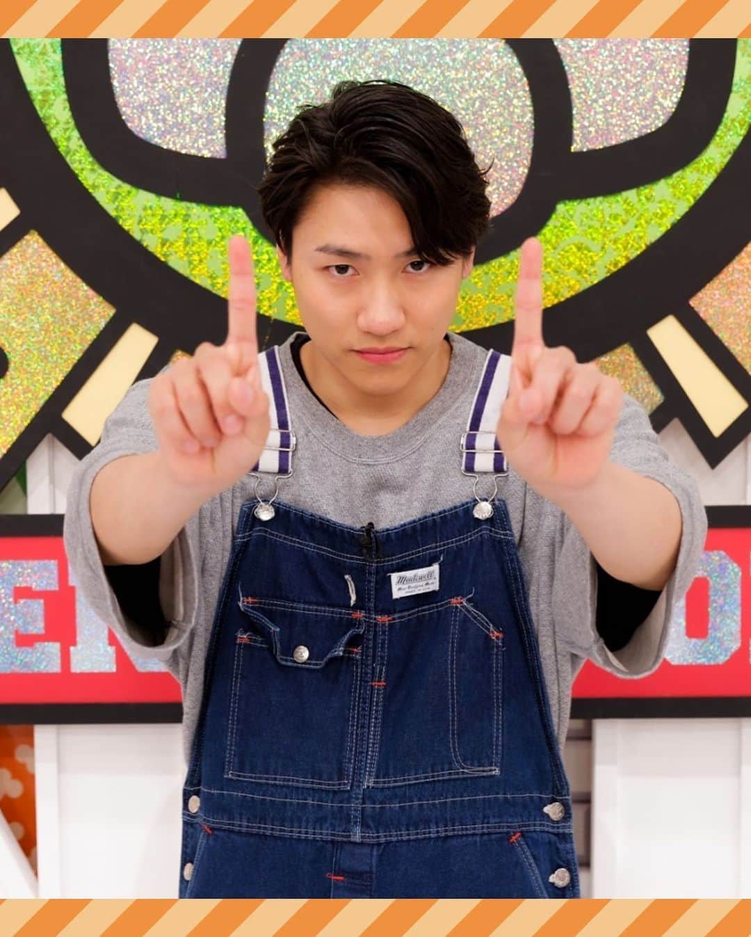 GENERATIONS高校TVのインスタグラム：「GENE高クイズ科未公開ショットをお届け📸❤️ 見たよ〜って人は【🙋🏻‍♀️】でコメントしてね✍🏻  みんなはメンバーの自分クイズに正解できた？  ---------------------------------- #gene高 #ジェネ高 #generations高校tv #gene #generations #ジェネ #ジェネレーションズ #generationsfromexiletribe #ldh #白濱亜嵐 #片寄涼太 #数原龍友 #小森隼 #佐野玲於 #関口メンディー #中務裕太」