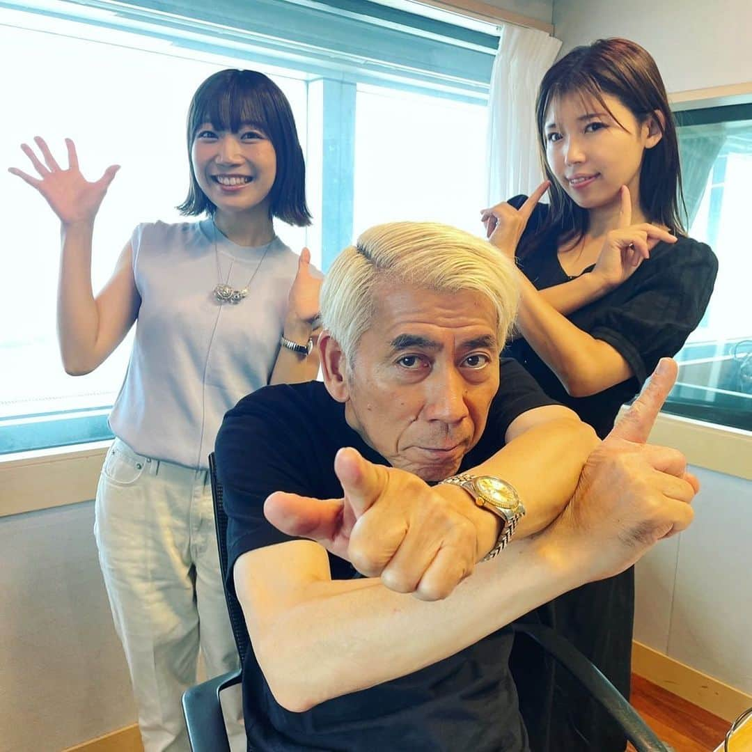 中村愛さんのインスタグラム写真 - (中村愛Instagram)「📻♡ ・ ・ ・ この照美さん、かっくいい🥹 きまってるーー☺️  後の2人はチーム #浅井企画 です😘  今日もラジオ📻ありがとうございますた！(*･ω･)σ)･ω･*)  #中村愛 #吉田照美 #奥村茉実  #bayfm #テルサン」7月10日 12時10分 - nakamuramura_ai