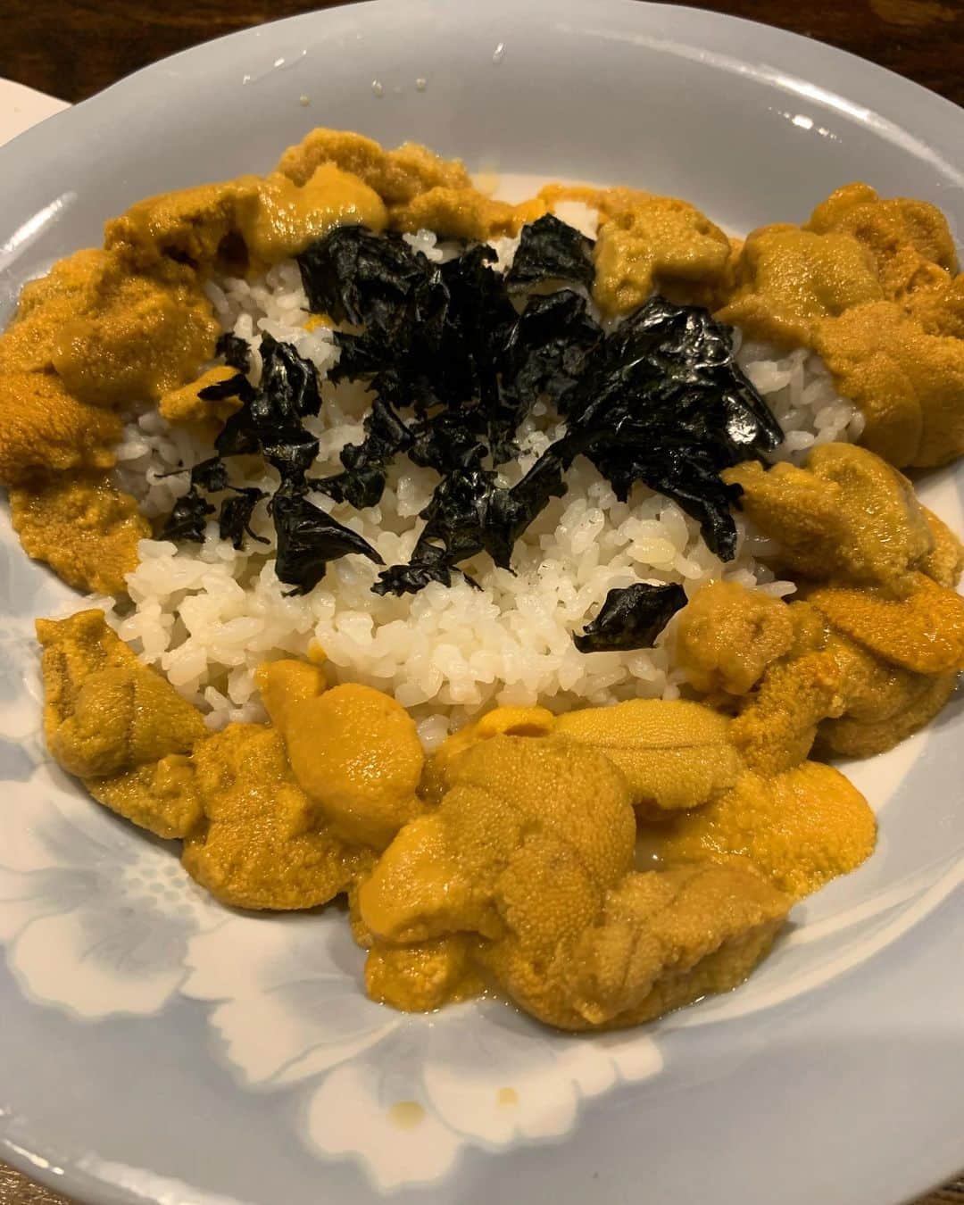 ケイ・グラントのインスタグラム：「ウニがやって来たから ウニ丼？いやウニの米丼💕」