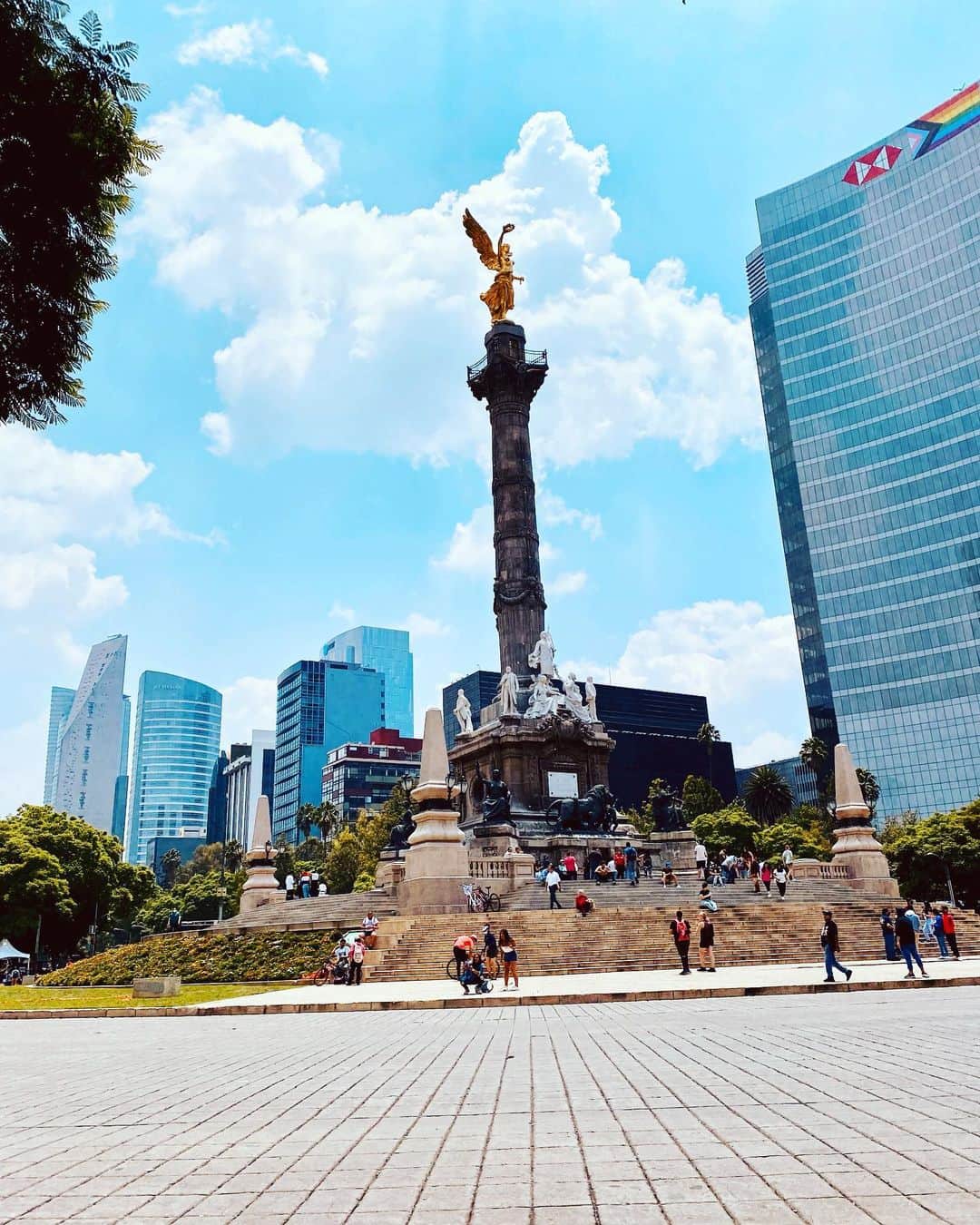 ジョナサン・カサーのインスタグラム：「CDMX 6.23.22 Beautiful.Romantic.Scenic.」