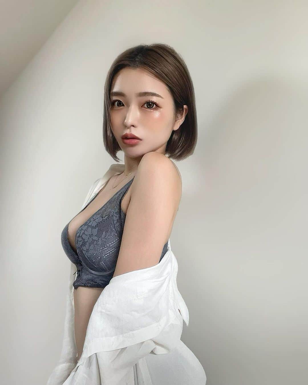 Hitomiのインスタグラム：「❤︎  @lingerie_neutral  　　　　　　　　 ノンワイヤーなのにめちゃ盛れるし 形が綺麗に見える補正ブラ🫶 リーズナブルなのにしっかりしてるし デザインも新色のグレイッシュブルーも かわいいっ♡🫐  通常2,980円がクーポン利用で 今なら1,490円の半額で購入出来るよ！🖤  楽天市場お買い物マラソン本日最終日👟 最終日の本日はポイント5倍！🥺💗 今ならすごいお得にゲット出来るよ〜🥰  https://cutt.ly/tLabImp  #ニュートラルストア #楽天市場  #楽天マラソン #NEUTRALSTORE  #ランジェリー #インナー #補正下着 #pr」