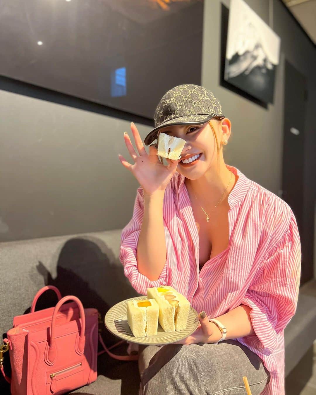 のインスタグラム：「🍒🥝🍉🍑🍇😋  寝起きカフェ🫥  #cafe #coffeetime」