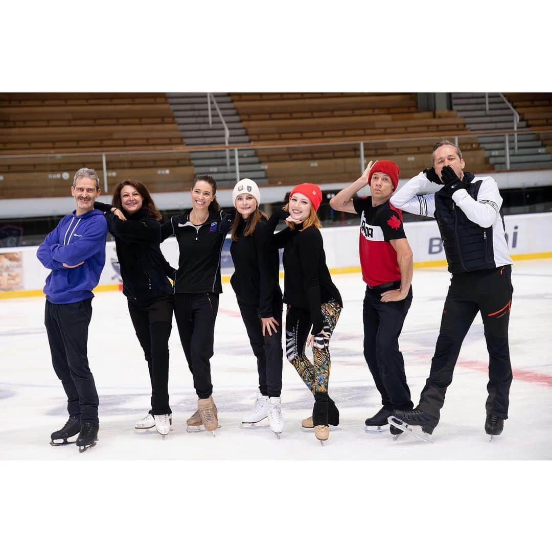 アリッサ・シズニーさんのインスタグラム写真 - (アリッサ・シズニーInstagram)「A belated thank you to @ice2impulse camp for having me in Megève! So much fun coaching and choreographing ⛸ and looking forward to seeing everyone again in Andorra for the next @ice2impulse camp! 📸: @obrajon merci pour ces photos magnifiques!」7月11日 4時18分 - lissastarr