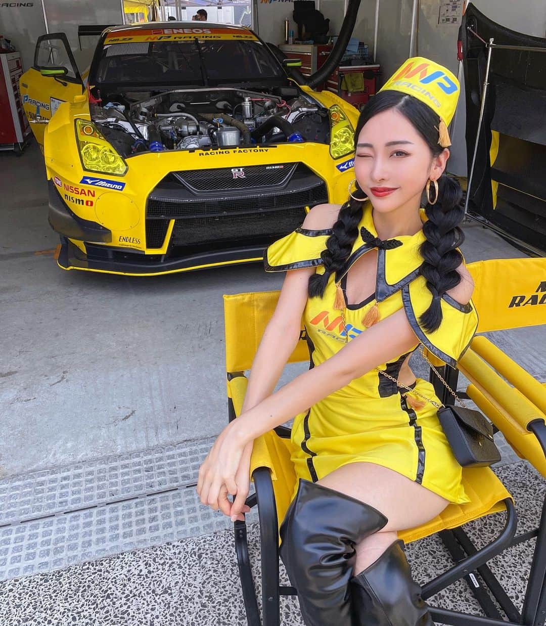 南真琴さんのインスタグラム写真 - (南真琴Instagram)「. Super耐久　Rd.3菅生 MP Racingは5位でチェッカーを受けました🏁 MPグッズ身につけてくれる人が増えて嬉しい💛💛 次戦も応援よろしくお願いします🤲 . #スーパー耐久 #MPRacing #S耐#super耐久#model#gravure#racequeen#gridgirls #时装#自拍#照片#粉我##팔로우환영#팔로우미#셀카그램#란제리#レースクイーン#ビジョビ」7月10日 20時10分 - makoto666_