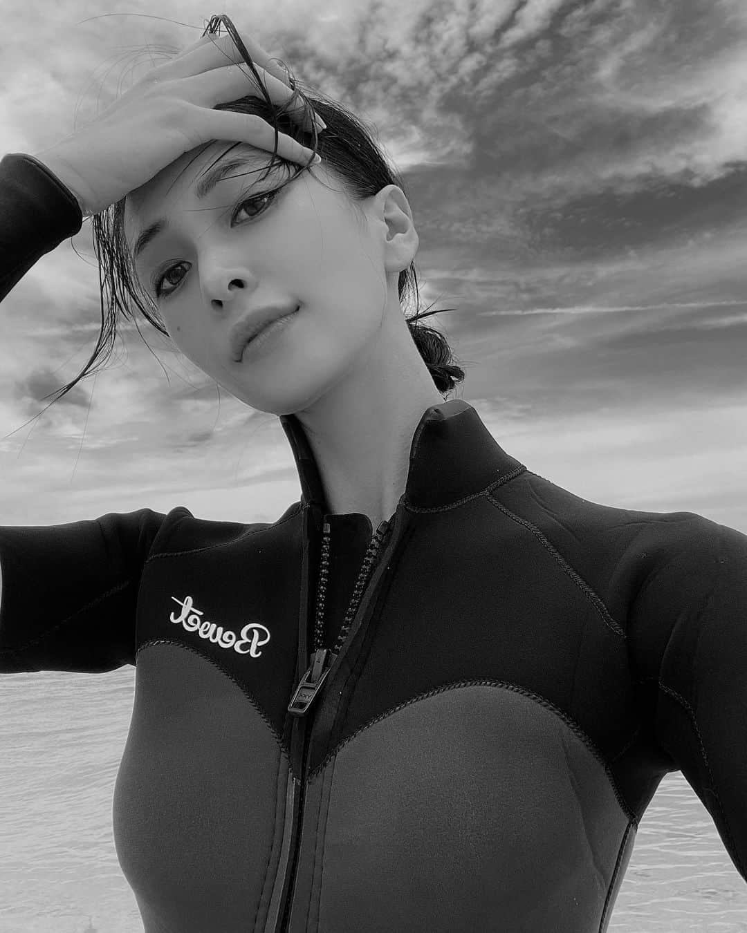 東あずさのインスタグラム：「🏄‍♀️ #summer #surfing #sealife」