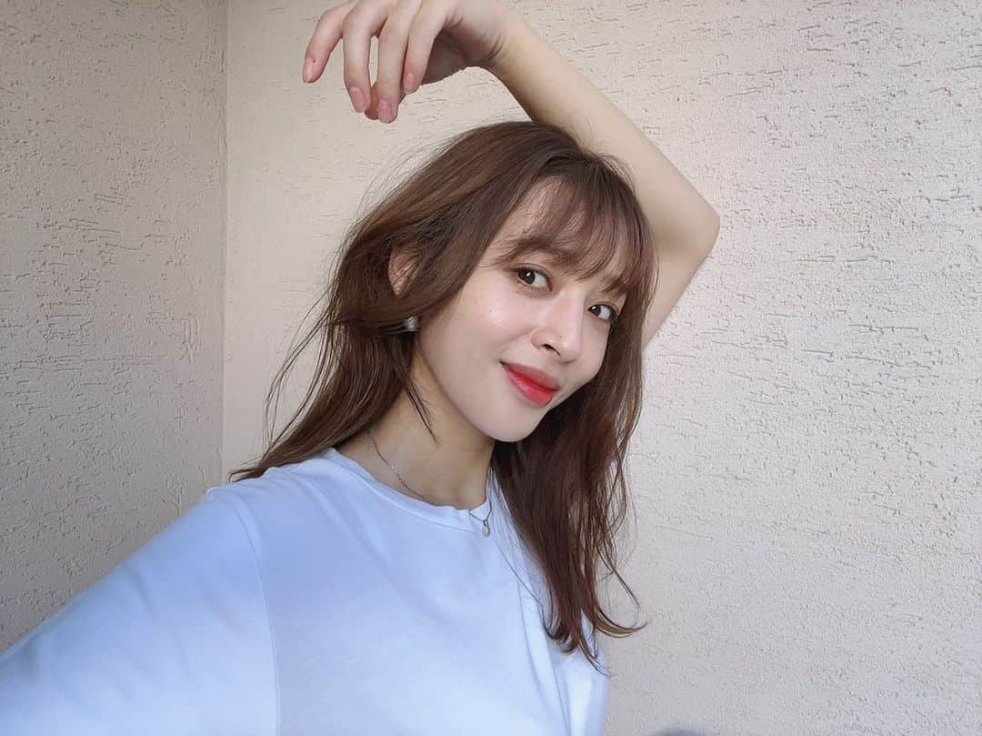 神部美咲のインスタグラム：「もう一回色入れてもらって 最高の髪色になった🥰  #ハイトーンカラー」