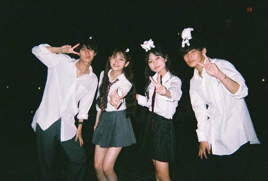 のインスタグラム：「超十代ディズニー最高でした！🤧🙌  また、これからも思い出いっぱい作っていきたいなー！！✨  今回はきだみゆ、ゆんあやでカップルデートしました！まだ、見てない人はぜひ見て見てね〜！！🙄  #ディズニーランド #写ルンです #超十代」
