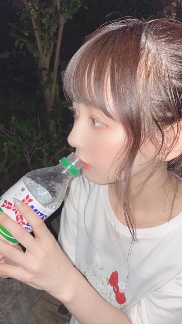 金久保マユ（ぼんぼん）のインスタグラム：「今年は夏らしいことできるかな〜🏄‍♀️ これは全部2.3年前の夏🙋‍♀️ 　　 コロナもまた流行り出してるみたいだし、 こじんまり夏を楽しみたいな…🎆 　　 　　 　  #ロングヘア#垢抜け#美意識向上#きょコ#いいね#おんなのこ#ヘアアレンジ#女優#写真#ポートレート#被写体#グラビア#タレント#水着#ゲーム#game#gamegirl#アニメ#漫画#夏#サイダー#青春#プール#ホテル#旅行#amongus#animegirl#love#game#manga#followforfollowback」