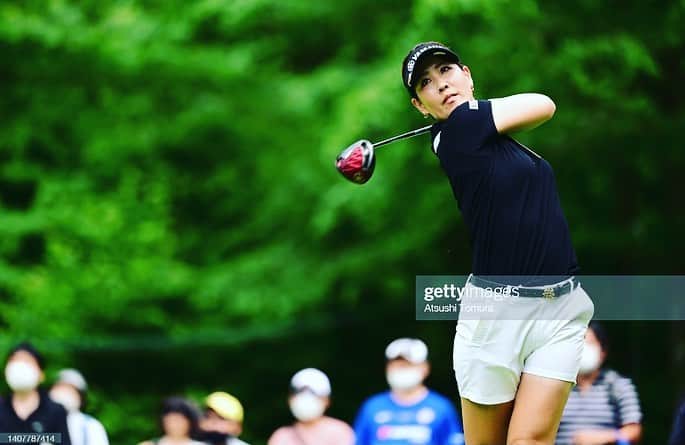福田真未のインスタグラム：「今週も応援ありがとう ございました🙇‍♀️✨  良いプレーもありましたが 課題もたくさんですね🙄  また後半戦に向けて しっかり調整します！！  応援ありがとうございました☺️  #ゆなちゃん優勝おめでとう🥰 #私も優勝争いに混ざりたかったなぁ🙄 #次は頑張ろ💪」