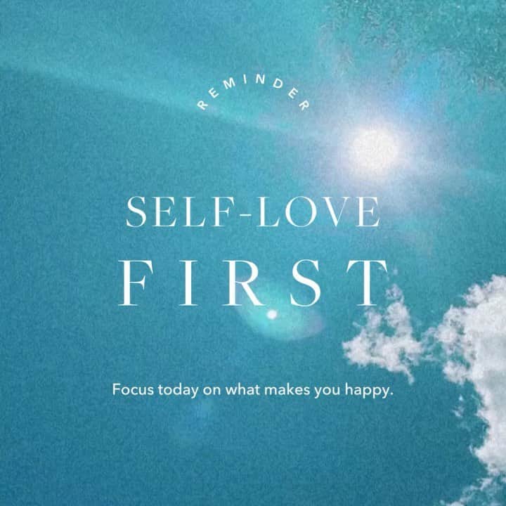 のインスタグラム：「✨Do something today that your future self will thank you for.🙏#selfcaresunday #alexandani」