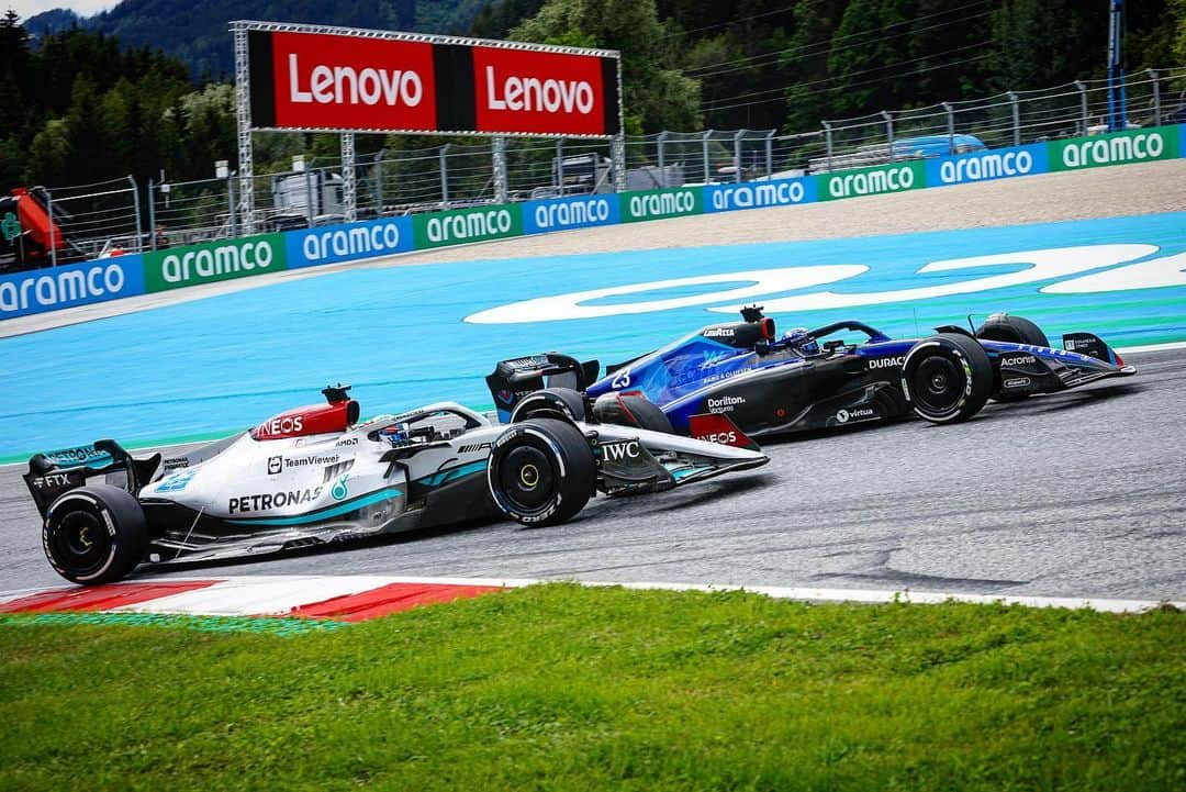 ジョージ・ラッセルさんのインスタグラム写真 - (ジョージ・ラッセルInstagram)「P3 to P19 to P4. Great recovery but a shame to get the penalty plus the front wing change. Big thanks to the team for the continuous hard work. Let’s keep pushing! 👊」7月11日 1時58分 - georgerussell63