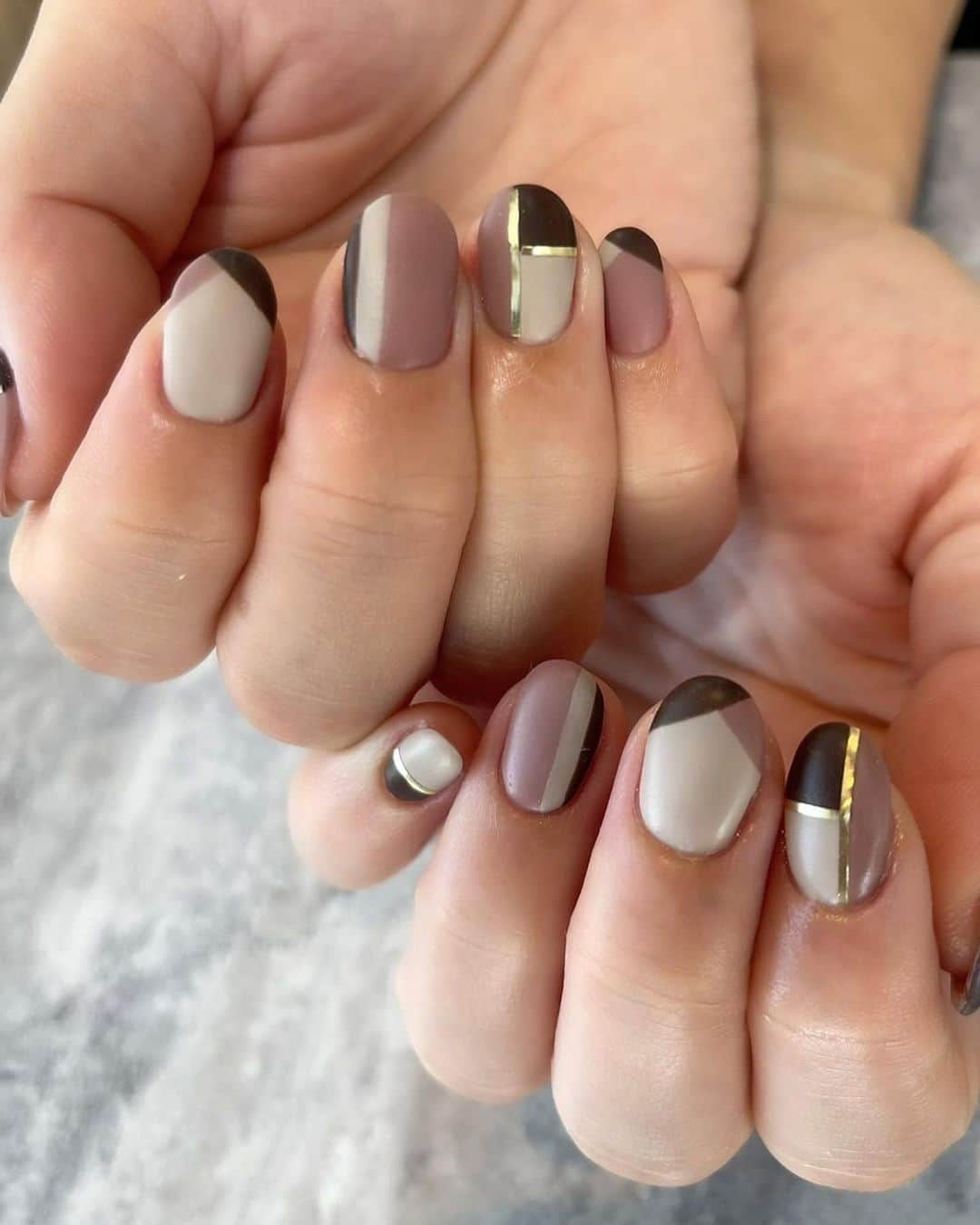 古閑美保のインスタグラム：「ネイル @lavivi.ake  @lavivi_aoyama  @nails_lavivi」
