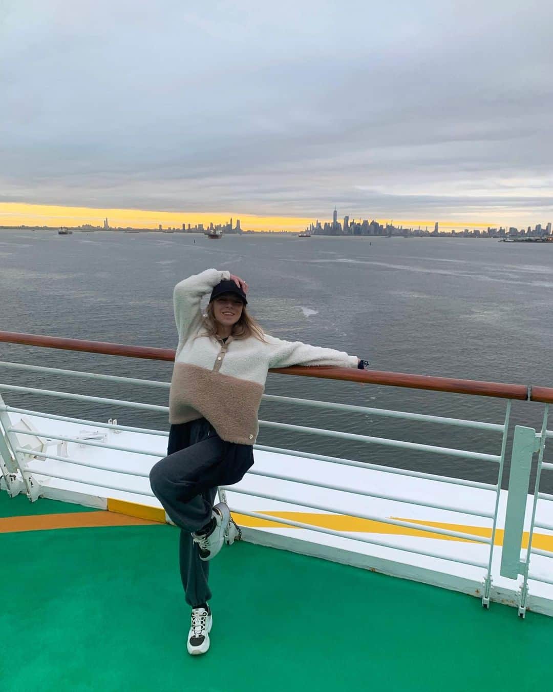 エカテリーナ・ボリソワのインスタグラム：「@ximerusso reminded me about really special moment when we’re arrived in NY in first time for all of us! I wear 4 jackets in same time and still got cold but I was so happy to share this moment with this bunch of crazy soulmates! Miss my Mexican Mafia extra today🥲」