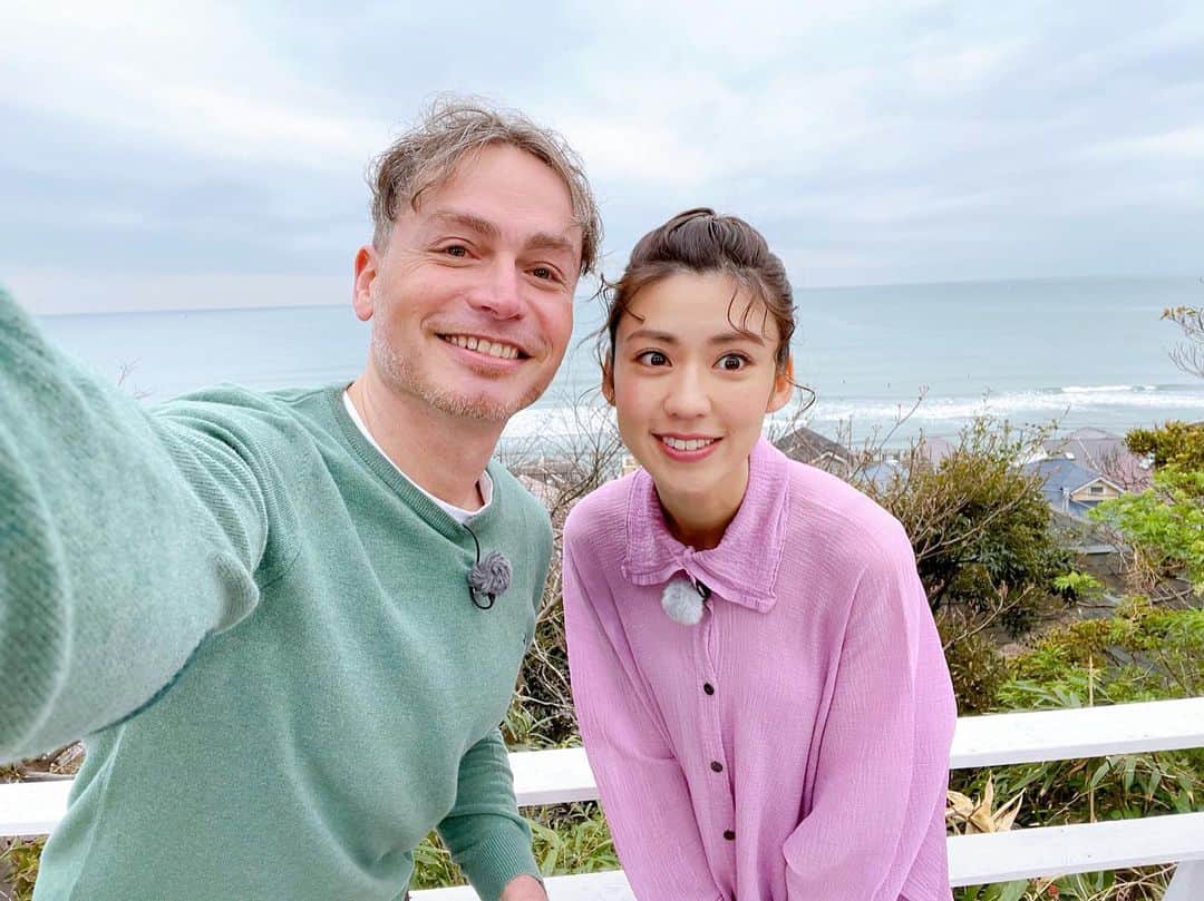 のインスタグラム：「Ciao!  Come state?🤩  7月も「旅するためのイタリア語」🇮🇹🍕 今月のテーマは体験してみよう！です🥳  イタリアでのやりたいことリストが たまりにたまっているので📝 もしイタリアに行けたら… 私どうなっちゃうんだろ🤣  今月も天使先生に見守られながら👼🏻 楽しく勉強しています🥰 今夜7/11 NHK Eテレ 23:30〜  リラックスがてら 遊びに来てください🥰  a dopo!」