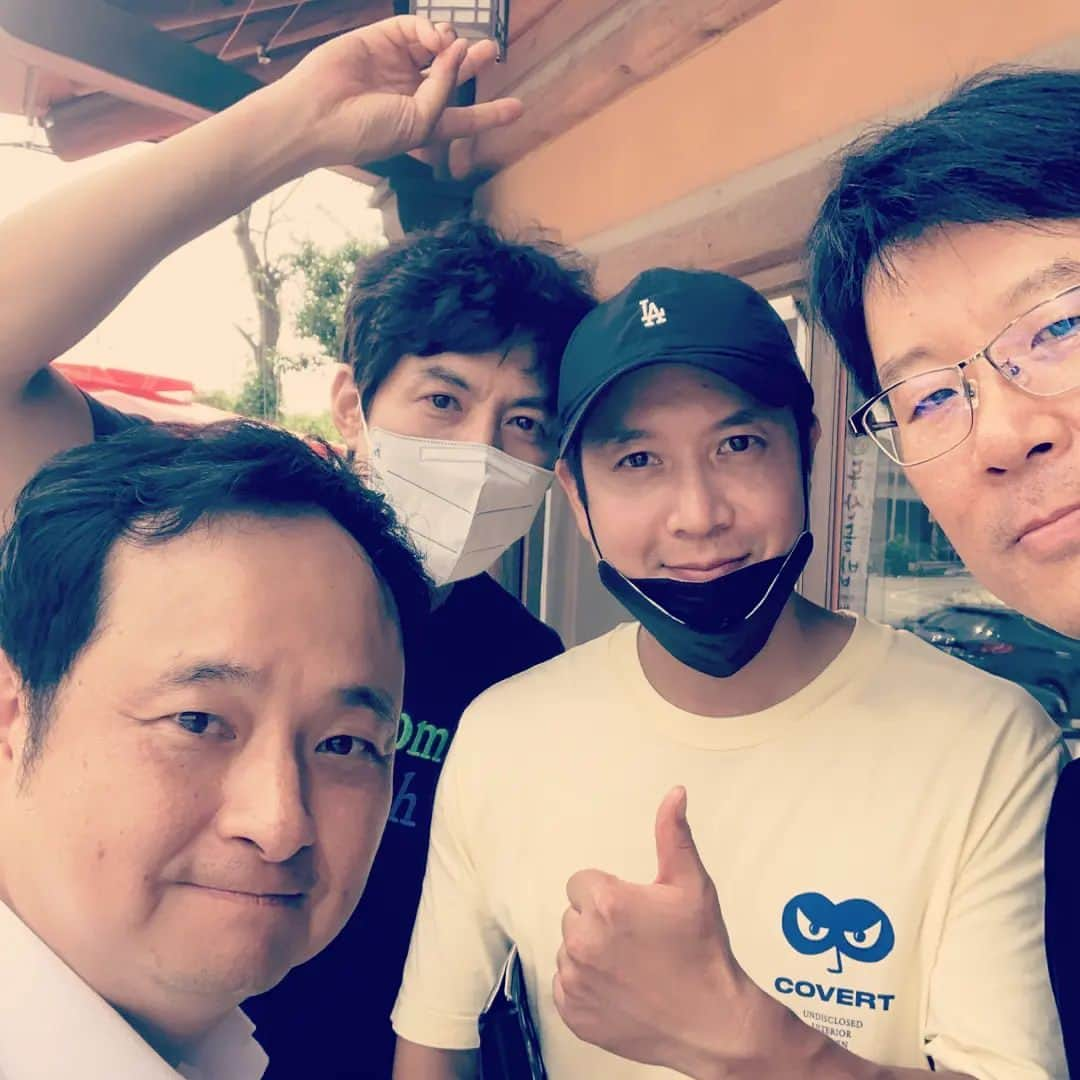 チョ・ヒョンジェさんのインスタグラム写真 - (チョ・ヒョンジェInstagram)「우리형 만난날~^^  어떤사진을 올릴까 고민하다 그냥 받은데로 다올림ㅎㅎ #류진 #친형 같은 느낌이에요 이젠^^ 사진이 잘 나온게 맞는지모르겠네요ㅎㅎ#😆#🤣」7月11日 14時24分 - jo_hyunjae