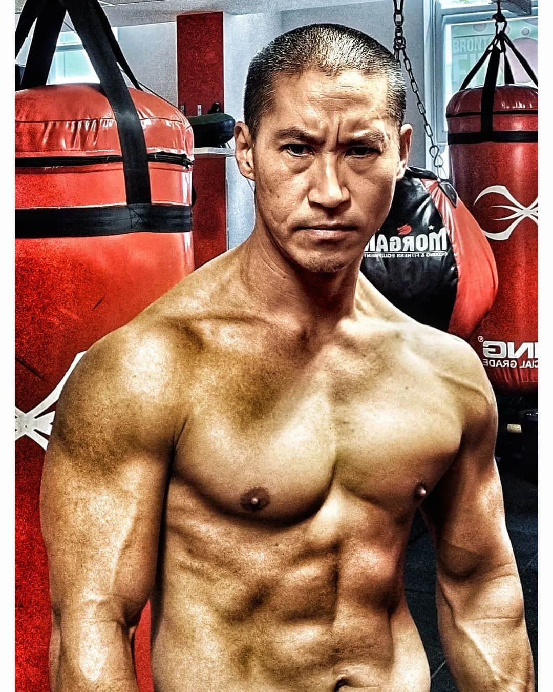 マサ・ヤマグチのインスタグラム：「Things you do for a role.   #nohairdontcare #filmindustry #actorlife #stuntman #featurefilm #passion #love」