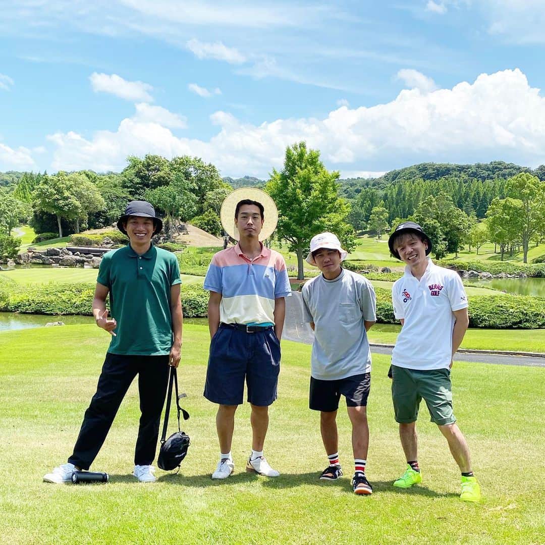 のインスタグラム：「Good weather!! Good friends!! Good passion!!  Enjoy GOLF!!⛳️🏌️  スタート3H連続バーディーはえげつないよ師匠😂  #GOLF #ゴルフ #富士市原ゴルフクラブ  #Toss #kazukihamano #東ブクロ  #KYOHEY #ゴルフ仲間募集中 #chillingolfclub」