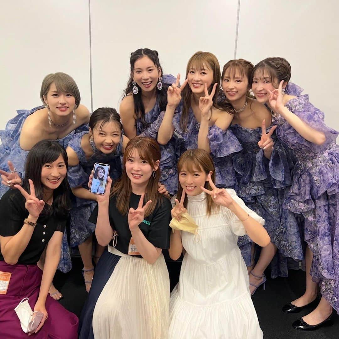 和泉テルミのインスタグラム：「時差ボケ🥳  ①prediaラスト観に行ったよ💎✨本当に素敵だったよ‥✨  ②ルナルナ家はお母さんも本人もとても気さくで神対応でした♥  ③まいまい、けいことランチ💋 Trediaになってたのを、店員さんがpredia知ってて直してくれた‥神対応  ④先生&ベビーに会えたーー♥またチャリで会いに行く🚴‍♀️  ⑤エヴァRQのなっちゃんにも会えた♥刺激とパワーもらた！  ⑥すごい美女な10歳  ⑦私だよ  たくさんの素敵な人に出会えて、私の人生薔薇色です🌹✨  ＃フォローはじめます」