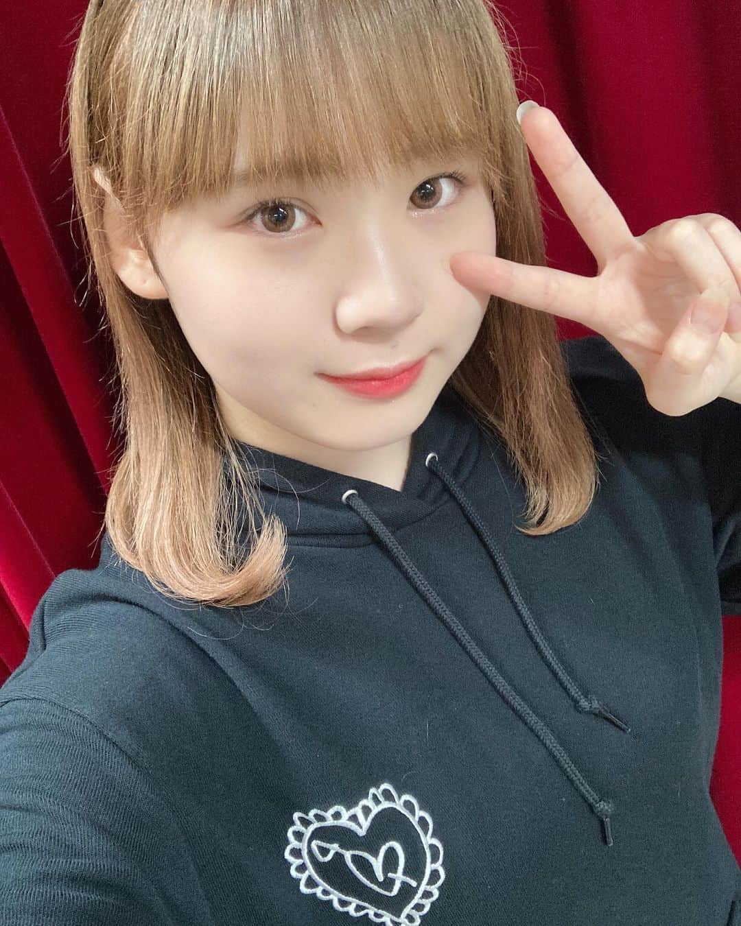 のインスタグラム：「🫶🏻 pikokailaさんとさえちゃんのコラボパーカー♪」