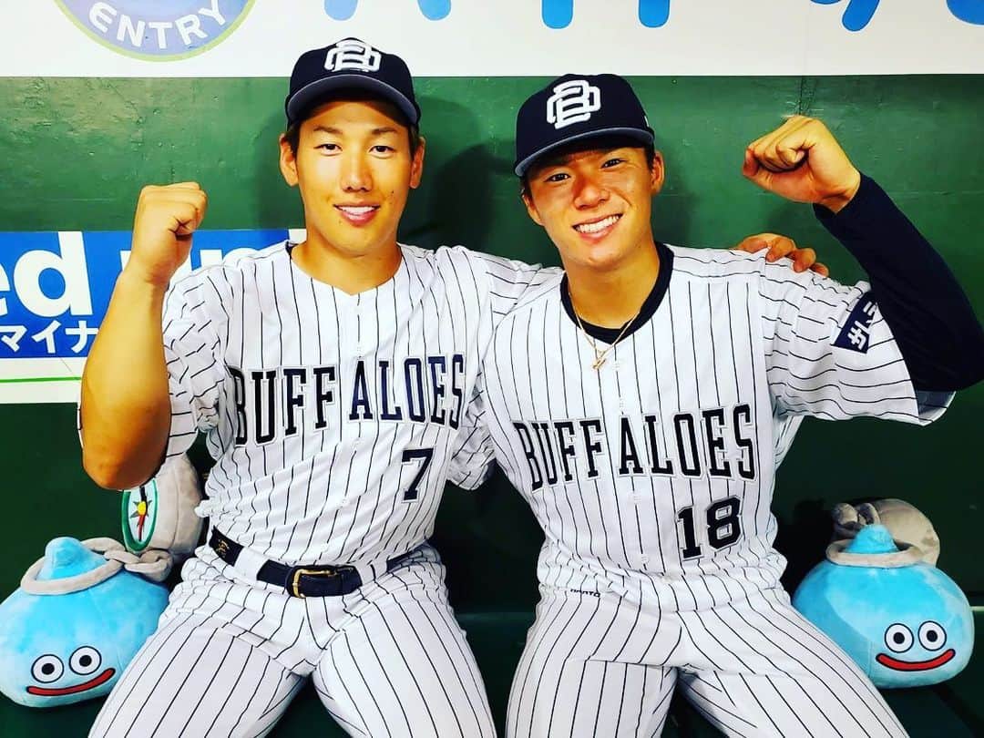 のインスタグラム：「9勝目‼︎🔥 Let’s Go Buffaloes‼︎  #吉田正尚　#山本由伸」