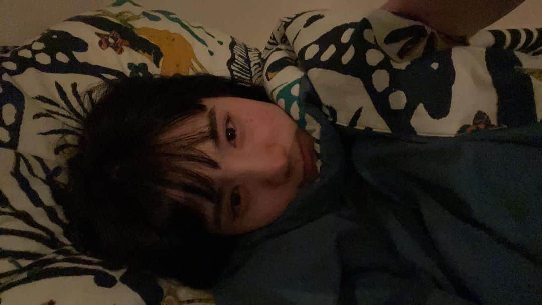 石神澪のインスタグラム：「👋」