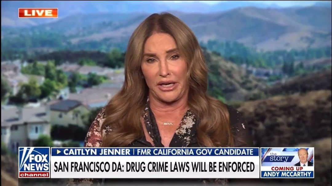 Caitlyn Jennerのインスタグラム：「Speaking on @foxnews with @marthamaccallum today about the outrageous rise of crime and the destruction of our beautiful state. We have to stand up!」