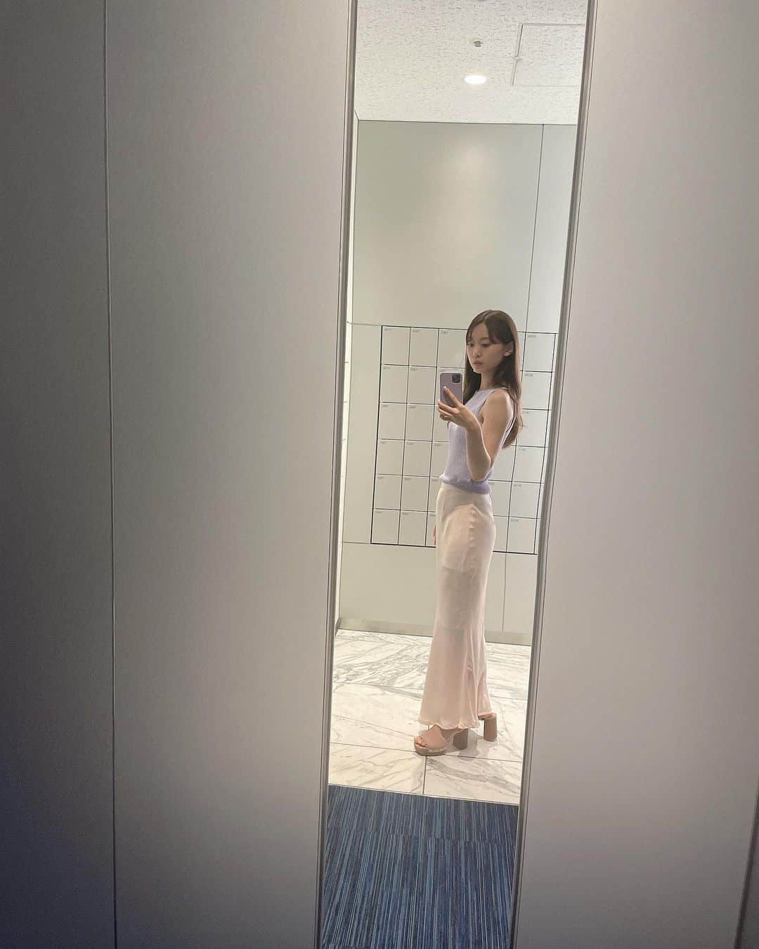 芹澤優のインスタグラム：「・  💜 トップス　#zara スカート　#honeymihoney  サンダル　#31sonsdemode   暑い日が続くね〜 涼しい服着たりアイス食べたり どうにかこうにか頑張ろーう 夏だ〜  #withlive #ありがとう #みんなのLOVE受け取りました」
