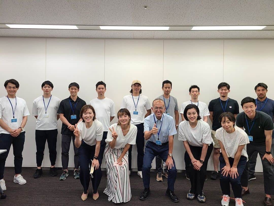 藤村大介のインスタグラム：「先日、コーチングについての勉強会に出席してきました！ 様々なジャンルのアスリートが集まり、相手の可能性を引き出す【コーチングスキル】の基礎を学びました！  全てのスポーツ指導者が指導現場に就く前に心得てほしい内容で、自分もまだまだ学ぶことがたくさんあるなと再確認できました。  開催にあたってのご関係者、アスリートの皆さま、ありがとうございました！ #ドリームコーチング  #コーチング #勉強会」