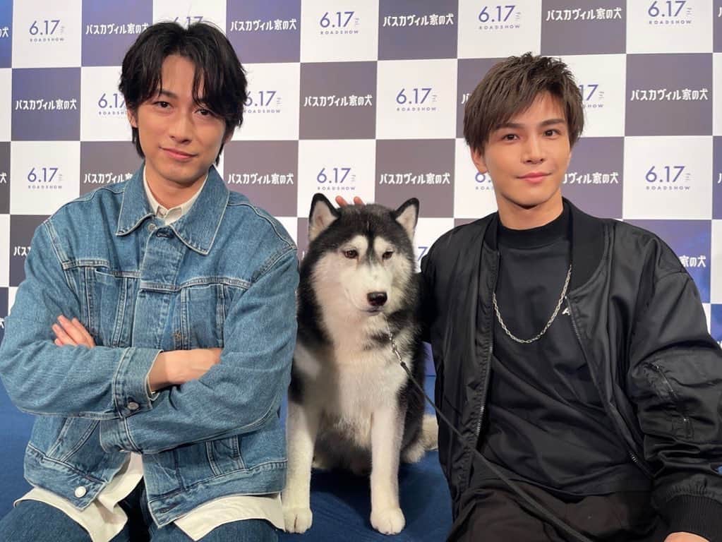 フジテレビ「レ・ミゼラブル 終わりなき旅路」のインスタグラム：「.  ／  スペシャル3ショット📸 　　のお届けです📮 ＼  #ディーンフジオカ さんと #岩田剛典 さんと 本物ヴィル君🕵️‍♂️👨‍💼🐶  そして撮影者は 我らが宣伝隊長ヴィル君🐕  チーム “バスカヴィル家の犬” 大集合でした❤️‍🔥  👉撮影中の図は ストーリーズアーカイブの “ ヴィル ” にて😏   #バスカヴィル家の犬 #シャーロック劇場版」
