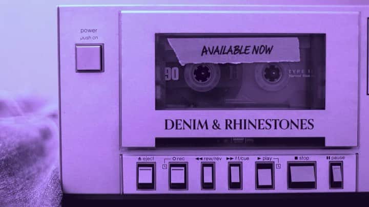 キャリー・アンダーウッドのインスタグラム：「What’s your favorite song from Denim & Rhinestones? *link in bio #MusicMonday #DenimAndRhinestones 💜💎」