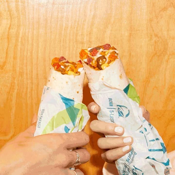 Taco Bellのインスタグラム：「Classic or spicy?」