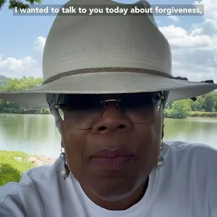 キーシャ・エップスのインスタグラム：「The healing, blessings & release is worth it.   Let’s go higher💫🙌🏽❤️🙏🏽  Happy Monday LOVERS!!」