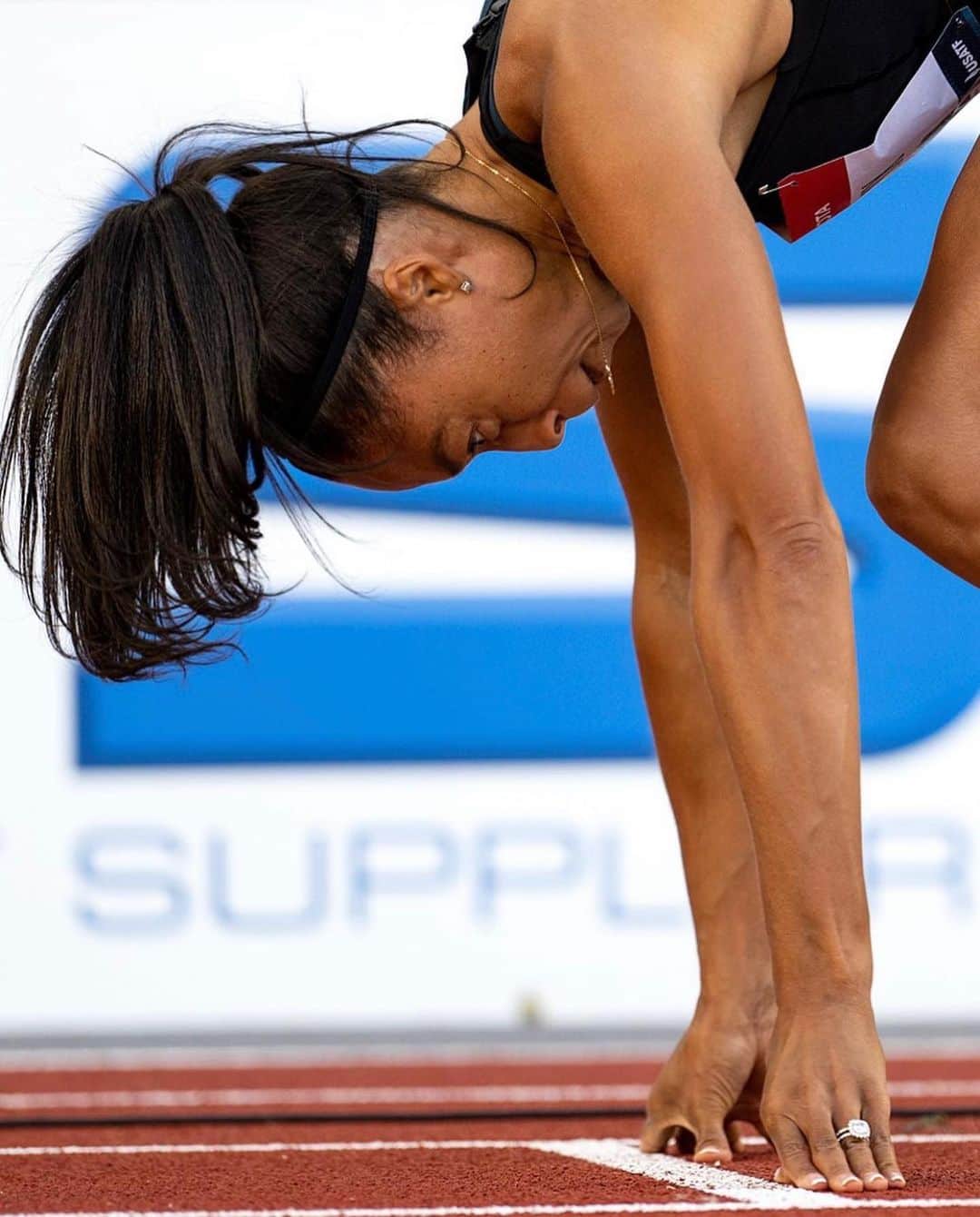 アリソン・フェリックスのインスタグラム：「This final season has been a blessing. Many athletes don’t get to know when it’s their final race or end their career on their terms. I’ve loved being able to have this season to say goodbye, to bring childcare to events and support women in sports. I’m feeling all of the emotions as I head to World Championships for the final time🥹🖤」