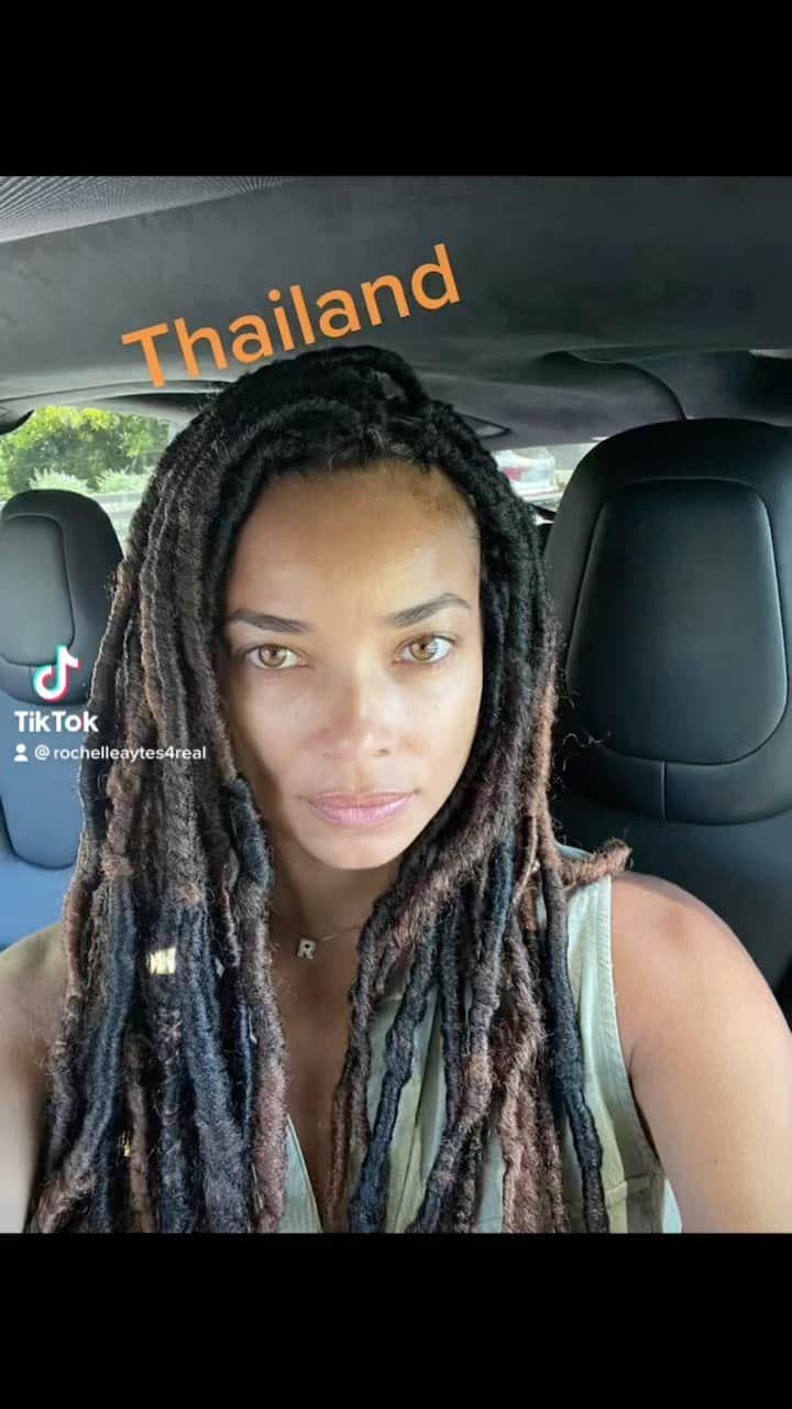 ロッチェル・エイツのインスタグラム：「#travelingforworkisfun  #swatseason6👊🏽💪🏽🔥」