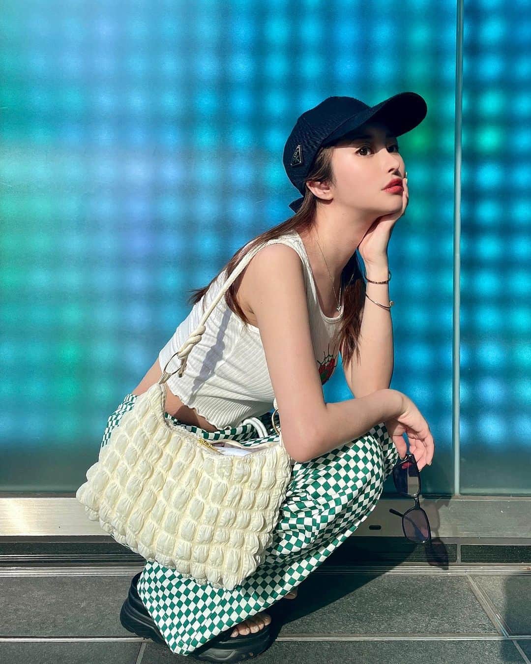 藤咲めいのインスタグラム：「最近日差し浴びたらめっちゃ体力持ってかれる🥵 みんなもそう？🫠 . . . #summer #summerfashion #summerstyle #shien #ootdfashion #prada #夏服」