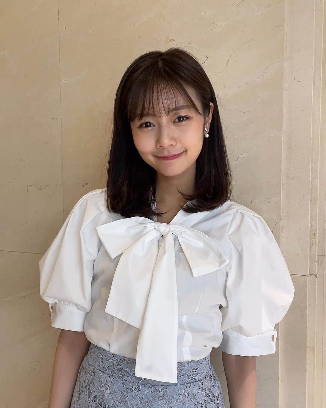 杉浦みずきのインスタグラム：「. モニフラ/東京インフォメーション 衣装🤍  1.2枚目 ブラウス@jillbyjillstuart_official スカート@12twelveagenda  3枚目 @jillbyjillstuart_official   4枚目 @proportionbodydressing   5枚目 トップス@proportionbodydressing スカート@m_maglie_le_cassetto_official  6枚目 @duras_official」