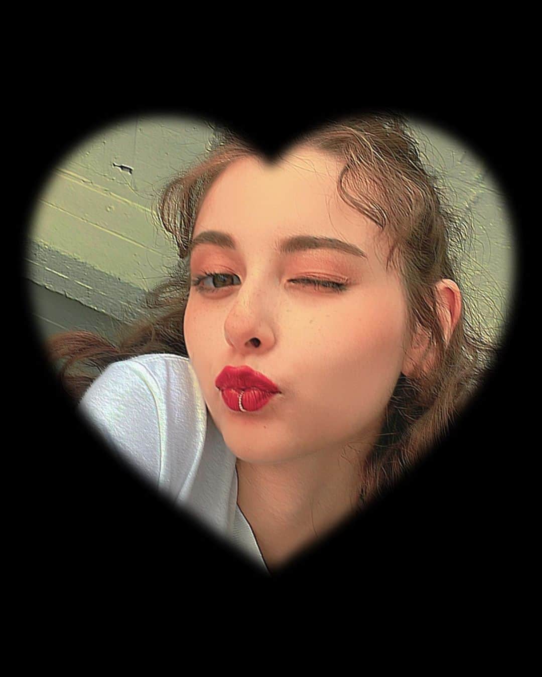 のインスタグラム：「お久しぶりになっちゃった、 つい最近ね、スマホが壊れちゃったの😩 次からはもっとスマホ大事に使う！！📱💕」