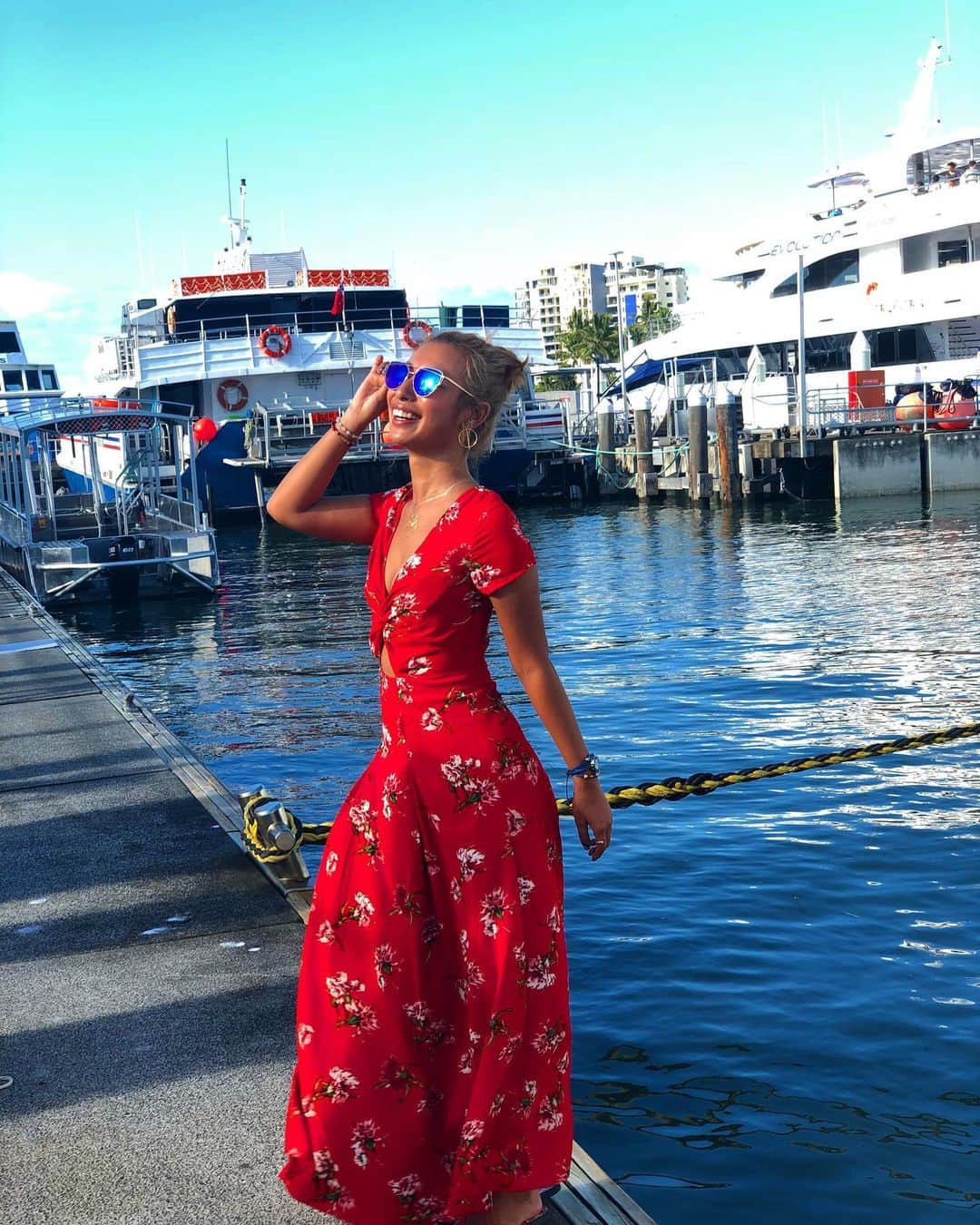 のインスタグラム：「このお気に入りのワンピース❤️ かわいいじゃろ？🤤 …太って着れんのんじゃが🥹 てか買った時点で きつかったのに 今はいるわけないかw よし、今度着てみよw 破れませんよーに🫣」