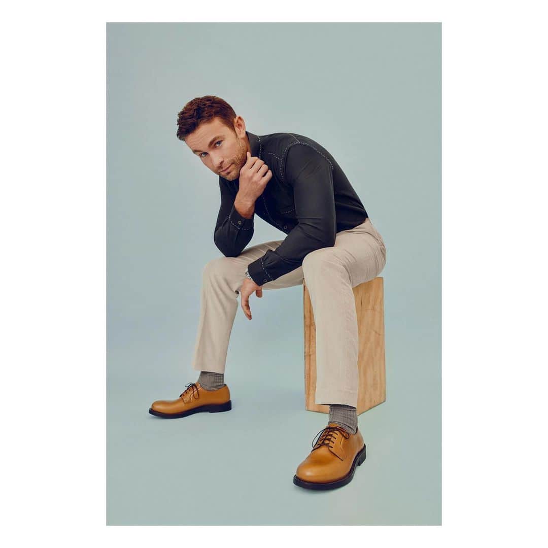 チェイス・クロフォードのインスタグラム：「@chacecrawford wearing @paulsmithdesign for @bustle  📸 @davidurbanke」
