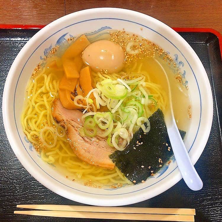 ももはらみのりのインスタグラム：「最近のら〜みょん☺️🍜🍥 きらめくヌードル・エモーション！！🐉🌼  #ラーメン女子 #汁なしラーメン #油そば #味玉ラーメン #グルメ女子」