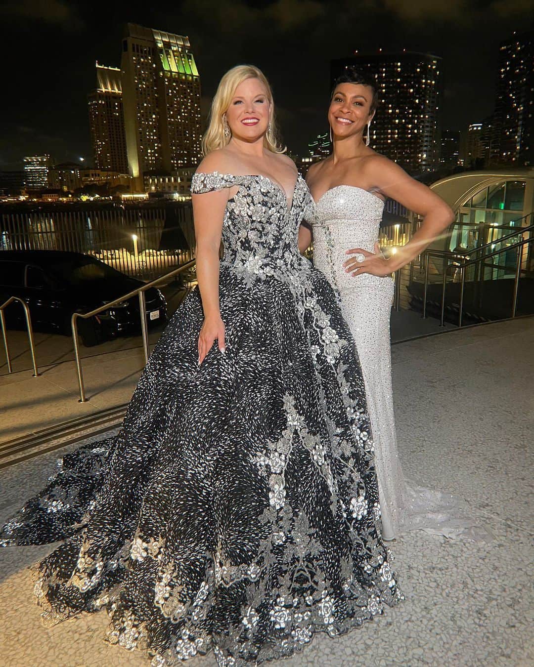 メーガン・ヒルティのインスタグラム：「San Siego! What a magical night. Thank you so much to everyone who came out this weekend and every single person involved who made this possible. Endless gratitude!」