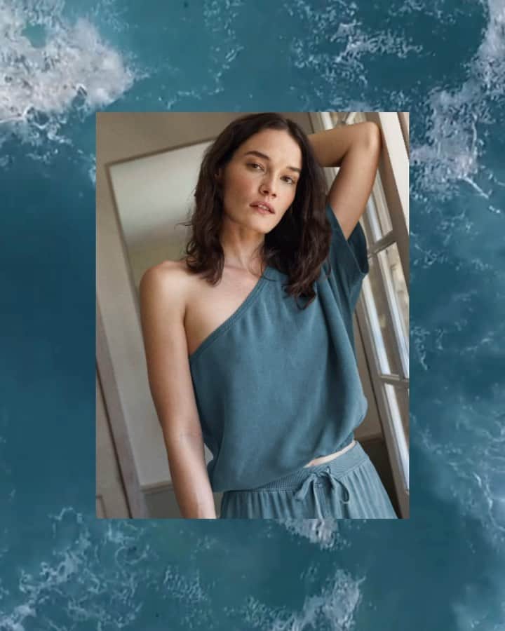 スプレンディドのインスタグラム：「Introducing: Aegean 🌊Your new favorite color of the sea-son 💙」