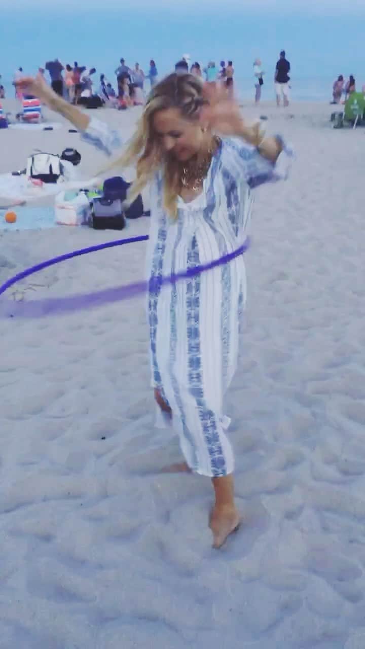 レイチェル・ゾーのインスタグラム：「Fun Fact..Muscle Memory is a real thing 💃」