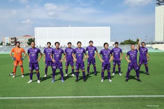 大崎淳矢のインスタグラム：「高知ユナイテッド　0-1● 前期を終えて、3勝3分9敗 15位という結果で折り返しました。  あくまでも僕達の目標はjリーグに昇格することです。 残留ではありません。  ほとんどの人が無理だと思われるこの状況を絶対に打破します。 皆さん期待しててください！  #クリアソン新宿 #大﨑淳矢」