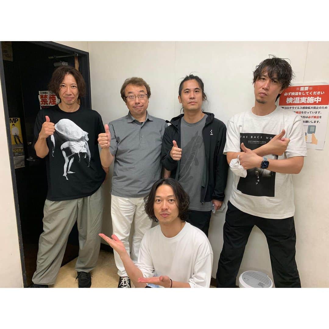 山田将司さんのインスタグラム写真 - (山田将司Instagram)「10日は高知X-pt.でした。 来てくれた方、どうもありがとうです。 沢山のチカラをありがとう。 X-pt.スタッフもアツい人達ばかり。 スタッフの西岡さん、翌日が還暦のお誕生日。おめでとうございます！ ライブハウス大好きだなぁ。 翌日はごっくん馬路村と山田まんを買ってそのまま水戸へよかっぺらじお収録へ。  photo by マネージャーS氏」7月13日 13時14分 - y.masashiii
