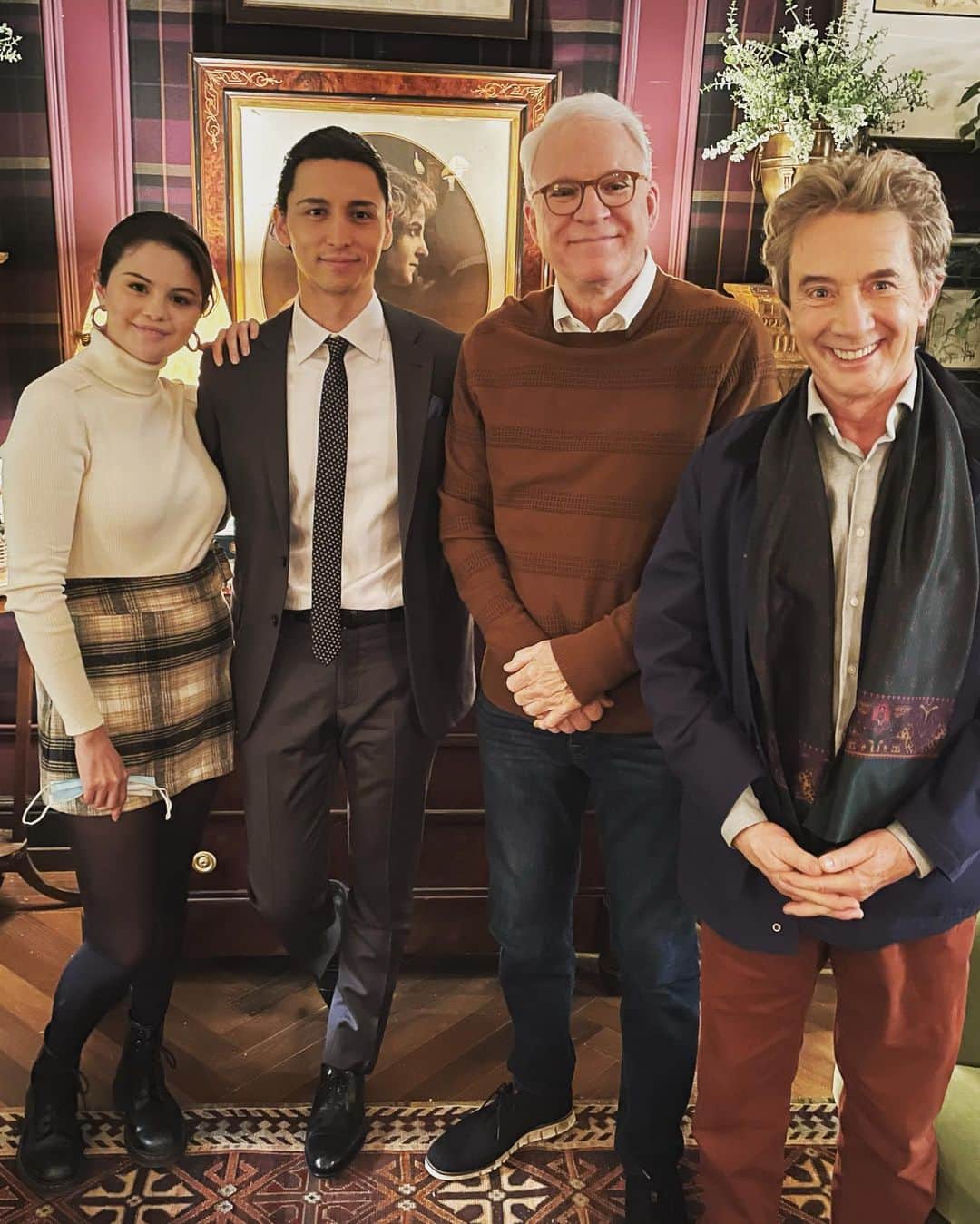 ジュリアン・スィーヒさんのインスタグラム写真 (ジュリアン・スィーヒInstagram)「17 Emmy nominations for