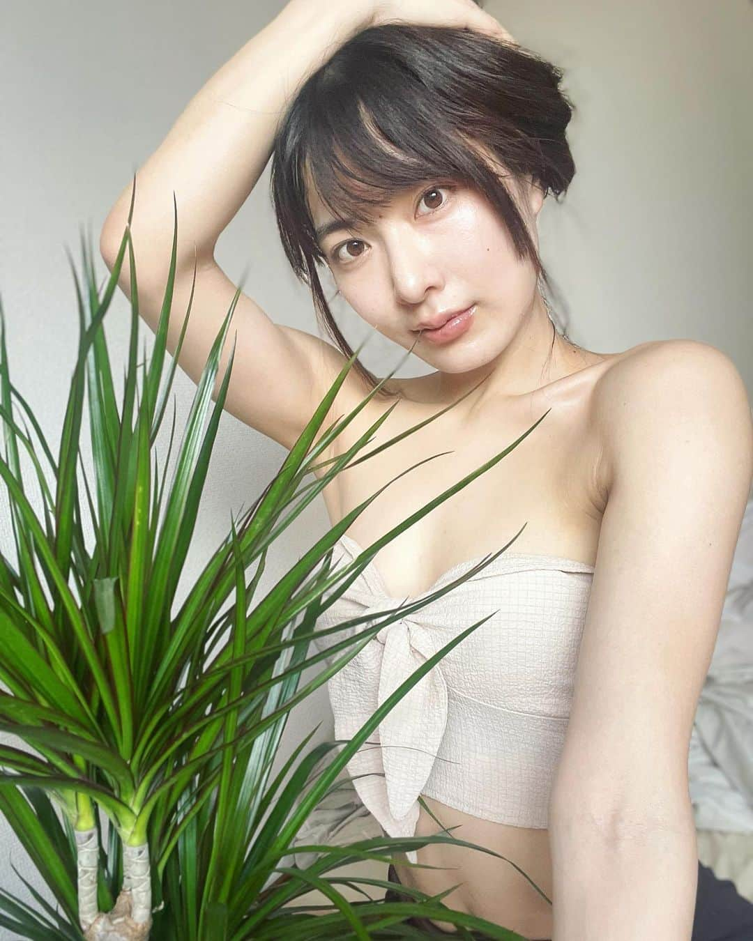 由愛可奈のインスタグラム：「下半期は、自然、癒し、健康がテーマです🌵✨」